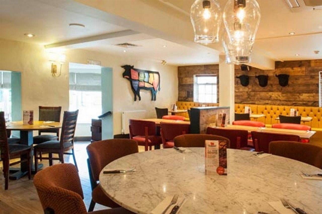 Premier Inn Wirral - Хесуол Екстериор снимка