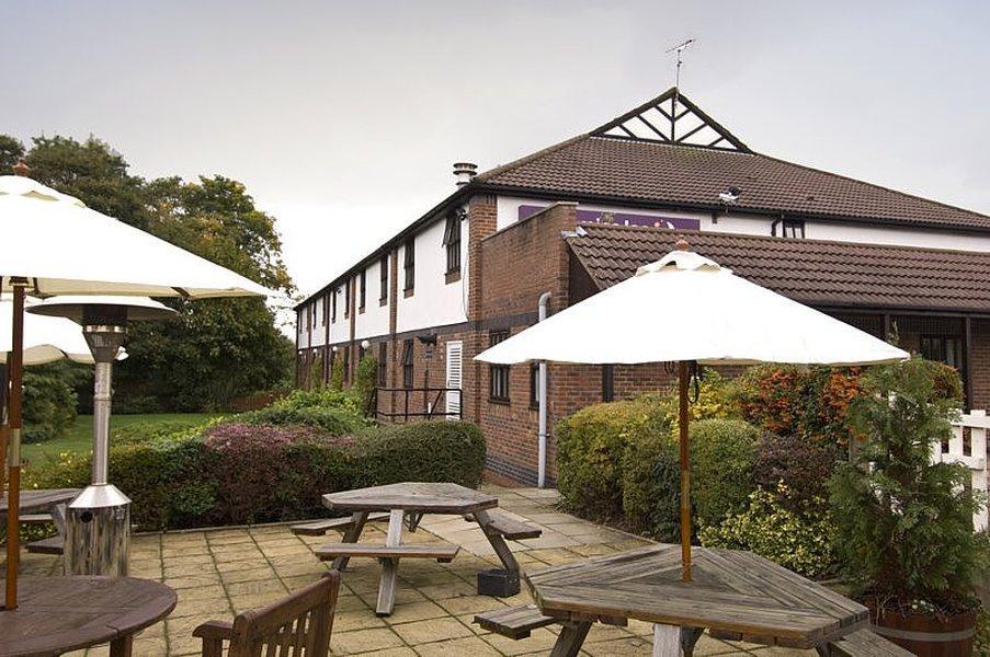 Premier Inn Wirral - Хесуол Екстериор снимка